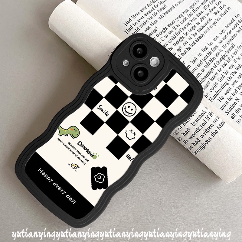 IPHONE Casing Dinosaurus Lucu Kompatibel Untuk Iphone11Xr 7plus 14 13 12 Pro Max 6 6s 8 7 Plus X XS Max SE 2020 14 Plus Tepi Bergelombang Kartun Smiley Chessboard Soft TPU Case