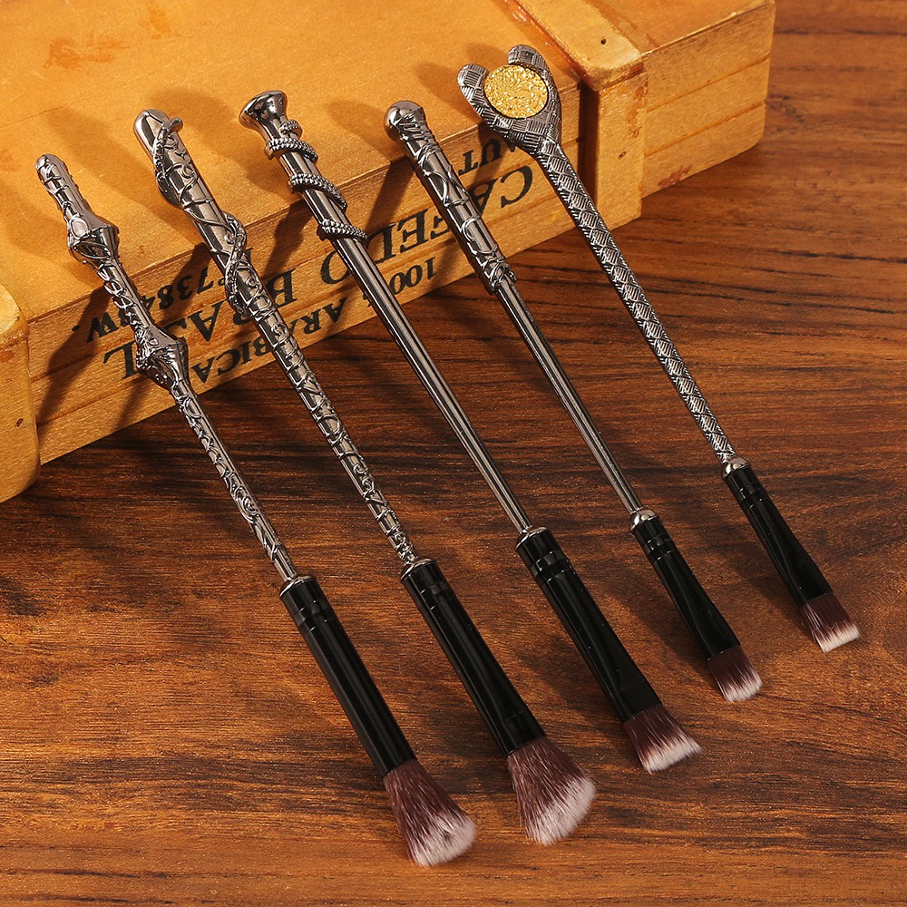 Gothic's 5 Pcs Halloween Magical Wand Make Up Brushes 8698