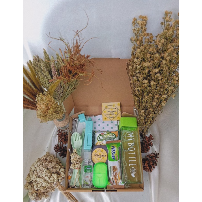 

(COD) Hampers Box Paket Lengkap | Hampers New Normal Kit|Gift Hadiah Wisuda - Hijau