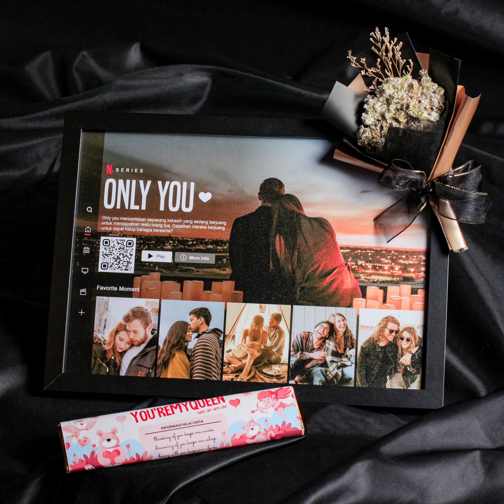 

Hampers Sweet Love Bunga abadi Coklat Frame foto NETFLIX scan QR Video hadiah keluarga ulang tahun valentine wedding Anti Mainstream untuk pacar cowok cewe