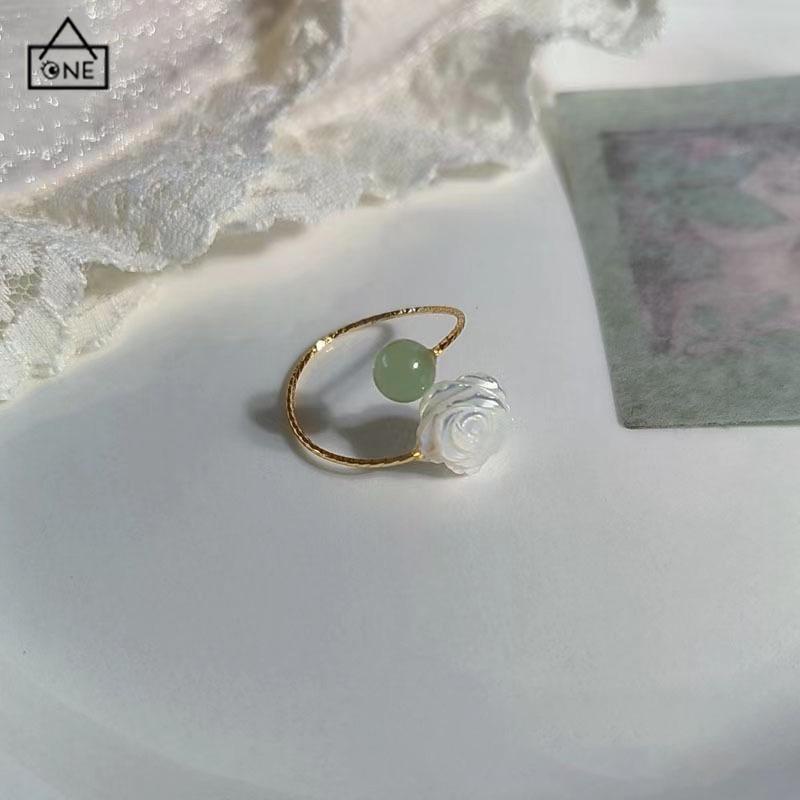 COD❤️Cincin Wanita Pembuka Bunga Mawar Putih Giok  Kemewahan Cahaya Cincin Desain Niche-A.one