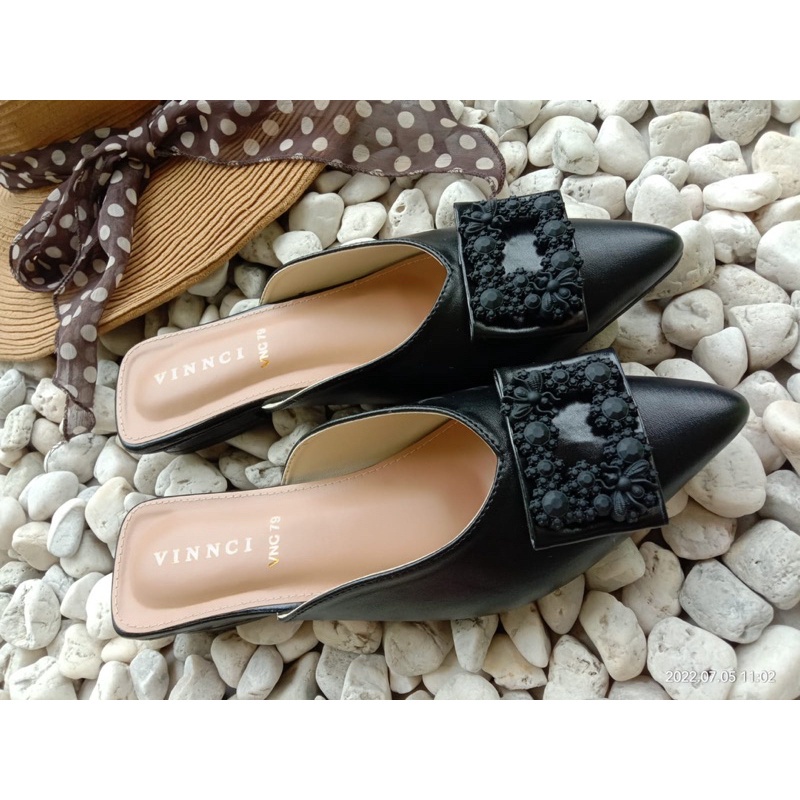 Vinnci peemium Rayya slip on 2 cm by Misuta Shoes