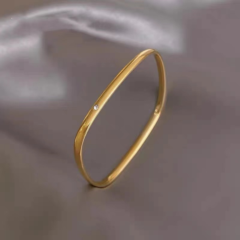 Gelang Bahan Titanium Steel 18k Bentuk Persegi Gaya Eropa Dan Amerika