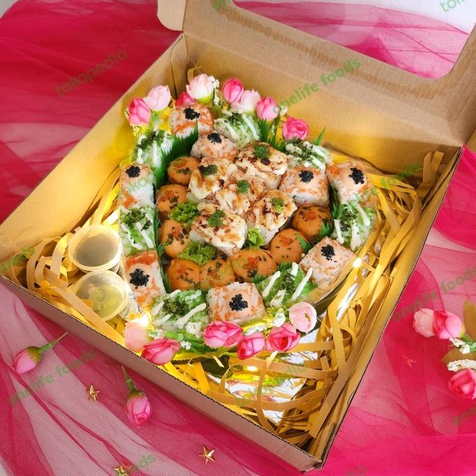 

Spesial Valentine Day Sushi Cake - Gift Hampers / Valentine