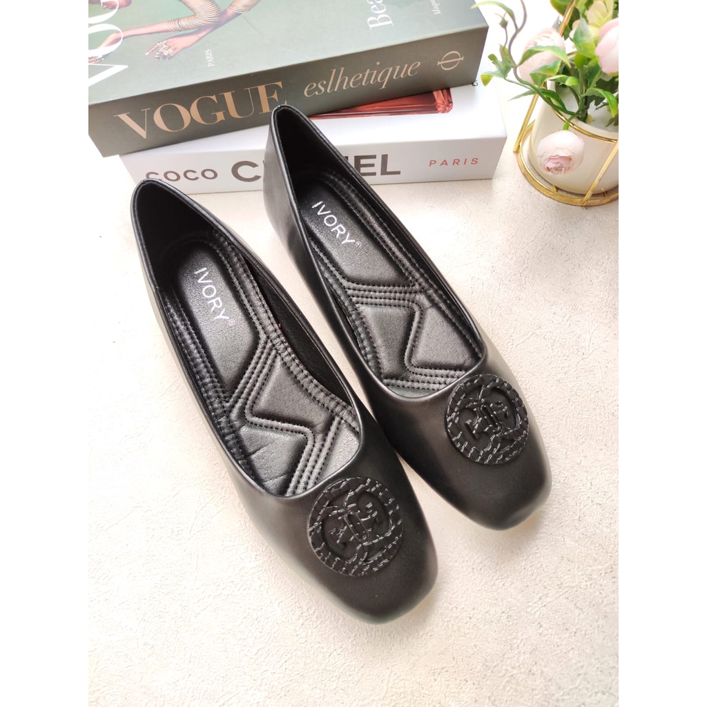 IVORY Sepatu Flat Wanita Ukuran Jumbo 41 42 43 44 B993-1632