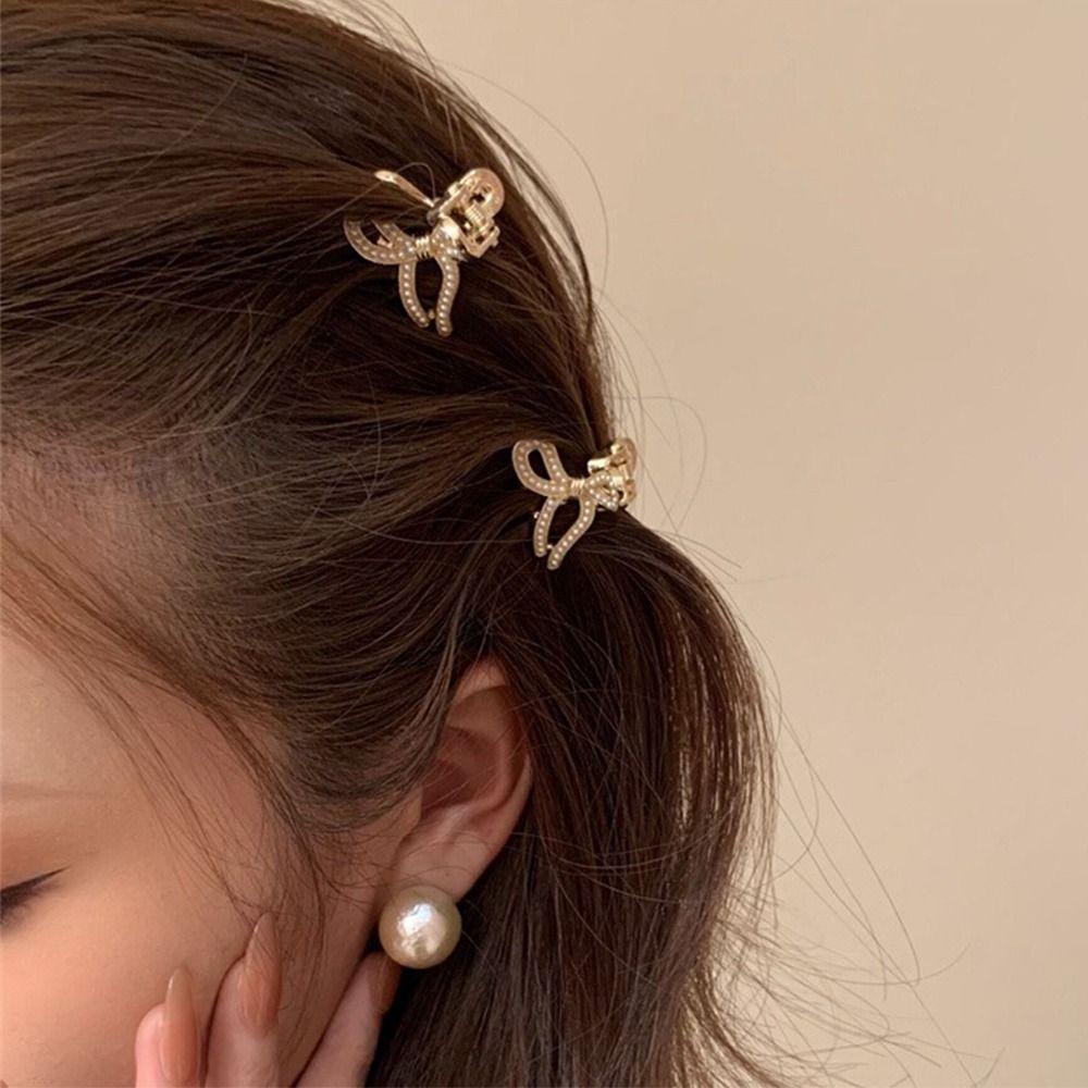 Mxbeauty Wanita Mini Hiu Klip Trendi Fashion Perhiasan Temperamen Mutiara Busur Simpul Hiasan Kepala Alloy Aksesori Rambut Gaya Korea Klip Rambut