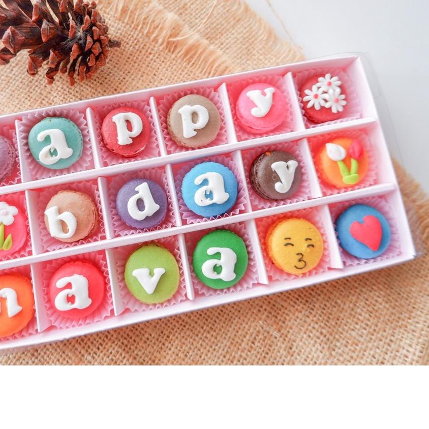 

☪ MACARON GIFT 18PCS ℗