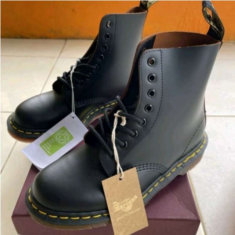 SALE SEPATU DOCMART DR MARTENS 1460 BLACK MIE VINTAGE ENGLAND NEW ORIGINAL
