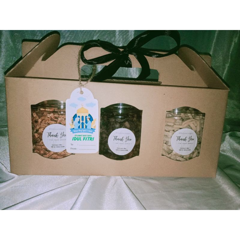 

PAKET HAMPERS SNACK HARI RAYA by dkalsnackbogor_