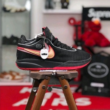 Nike LeBron 20 &quot;Trinity&quot;