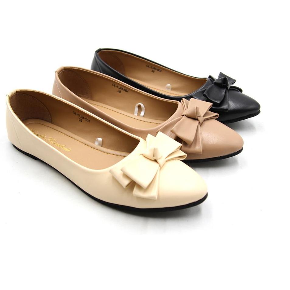 kodeUu1U5 YONGKI KOMALADI OL-EJM-804 HITAM/CAMEL/CREAM