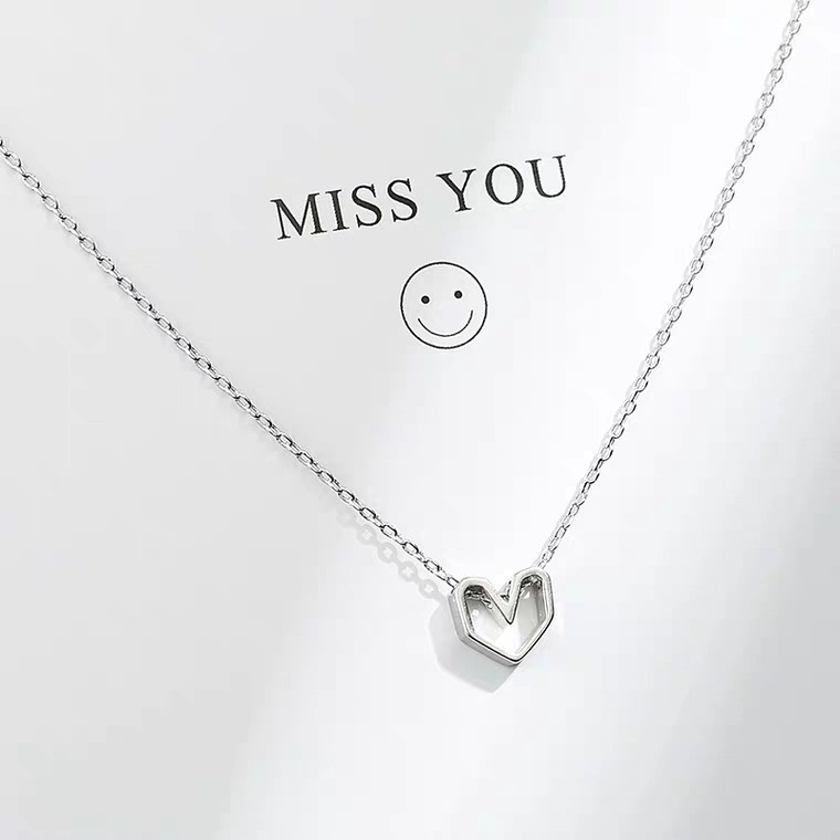 Kalung Rantai Klavikula Bentuk Hati | Kalung Rantai Dengan Liontin Hati Hollow Untuk Wanita | Aksesoris Bahan Stainless Steel Untuk Wanita