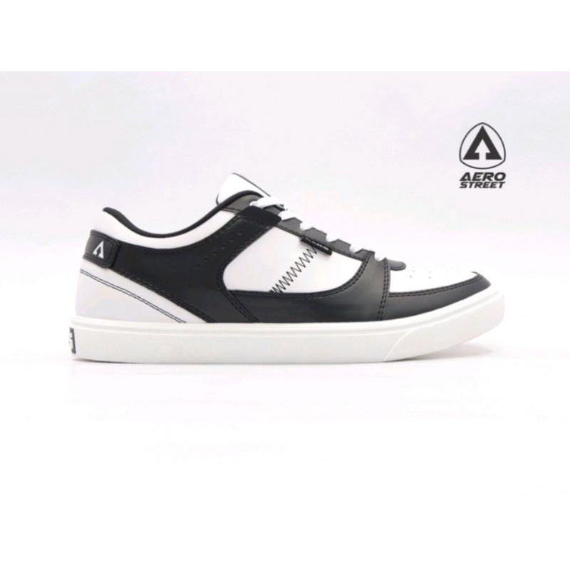 Aerostreet 36-45 Hoops Low Hitam Putih