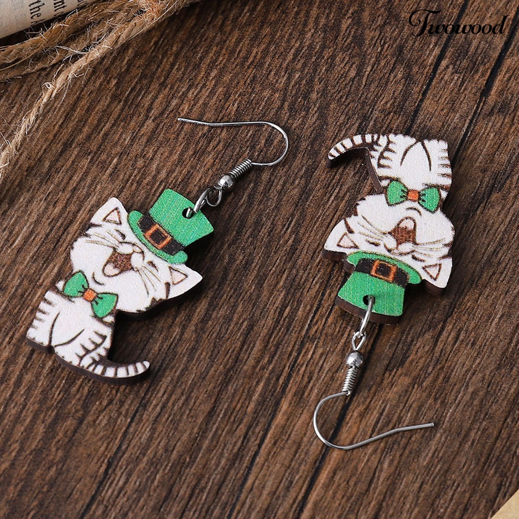 Twowood 1pasang Kait Anting Kayu Dua Sisi Shamrock Clover Lucu Irish Hijau Topi Anjing Menjuntai Anting Perlengkapan Hari Saint Patrick