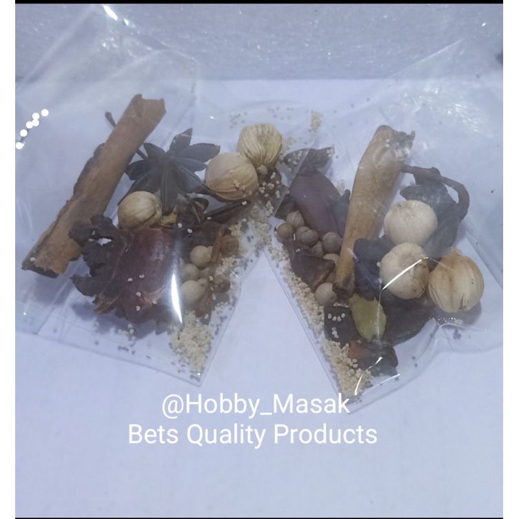 

Paket rempah pelengkap