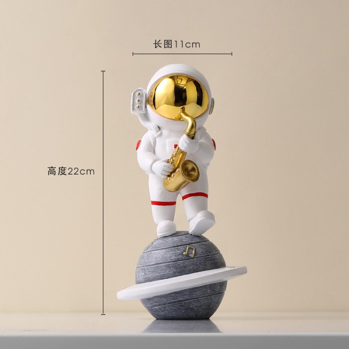 PAJANGAN DEKORASI ASTRONOT PLAY SAXOPHONE NORDIC MINIATUR ASTRONOT