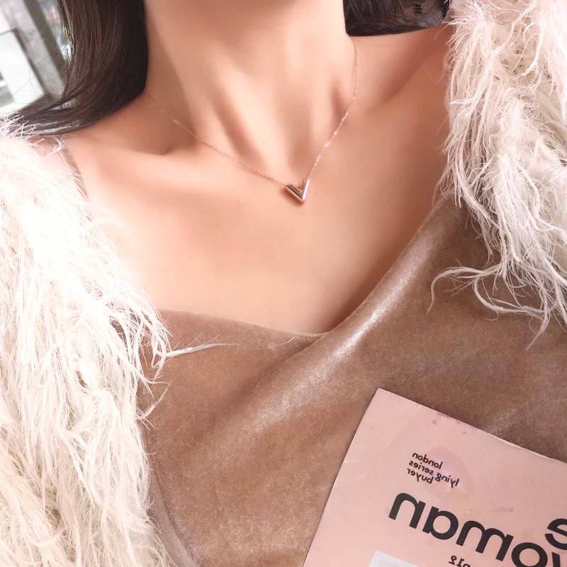 Kalung Rantai Klavikula Bentuk v | Kalung Rantai Pendek Dengan Liontin Tulisan Glossy Untuk Wanita | Kalung Bahan Titanium Steel | Kalung Motif Tulisan | Hypoallergenic Tahan Air Anti Pudar | Tas Ransel Wanita Model Simple | Tas Selempang Wanita Model Kor