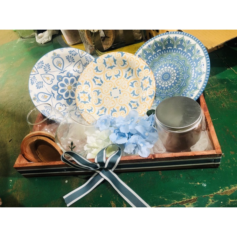 

hampers lebaran piring set