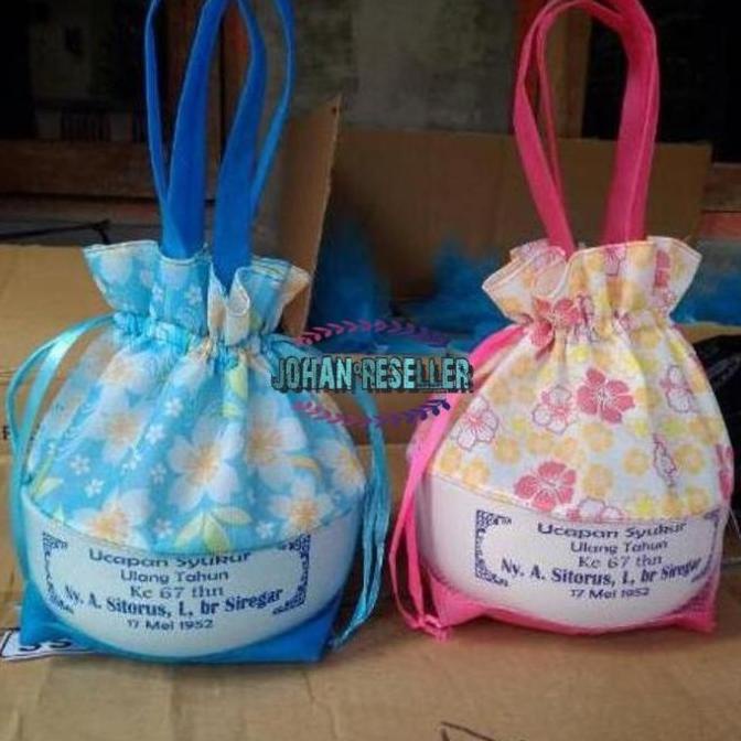 

SOUVENIR MANGKOK+TAS(ORDR KHUSUS) CLLASIC/MODREN HAMPERS HR646541T