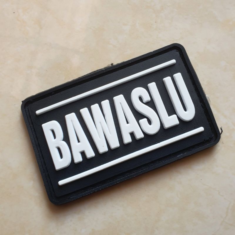 patch rubber logo tulisan bawaslu dasar hitam / badan pengawas pemilihan umum / pemilu / tempelan emblem karet velcro