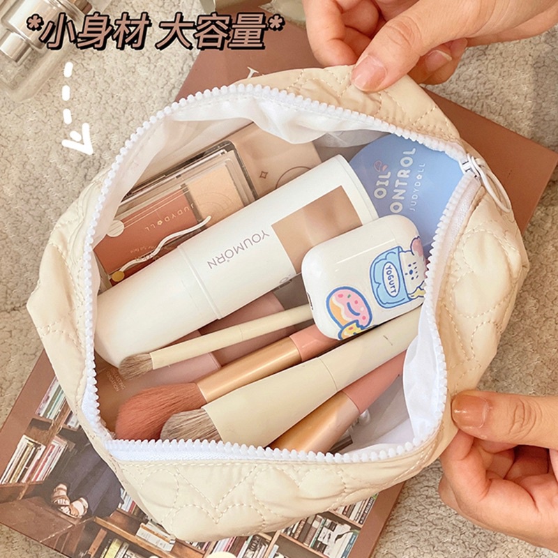 

Terlaris ✨ -Kotak Pensil / Dompet Kosmetik Puffy Korea Aesthetic- 2.2.23