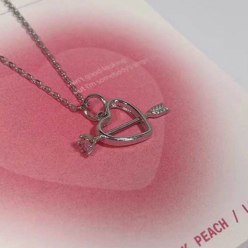 AY(CN) Kalung Liontin Zirkon Pink Elegan Satu Panah Hati Tindik Rantai Silver Choker Untuk Aksesoris Perhiasan Wanita