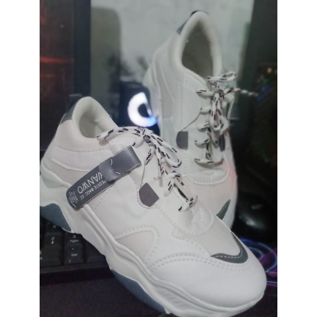 Sepatu Sneakers Wanita Putih Abu Tali Casul Style Import Korea Wanwoo Sol Tinggi FSH151