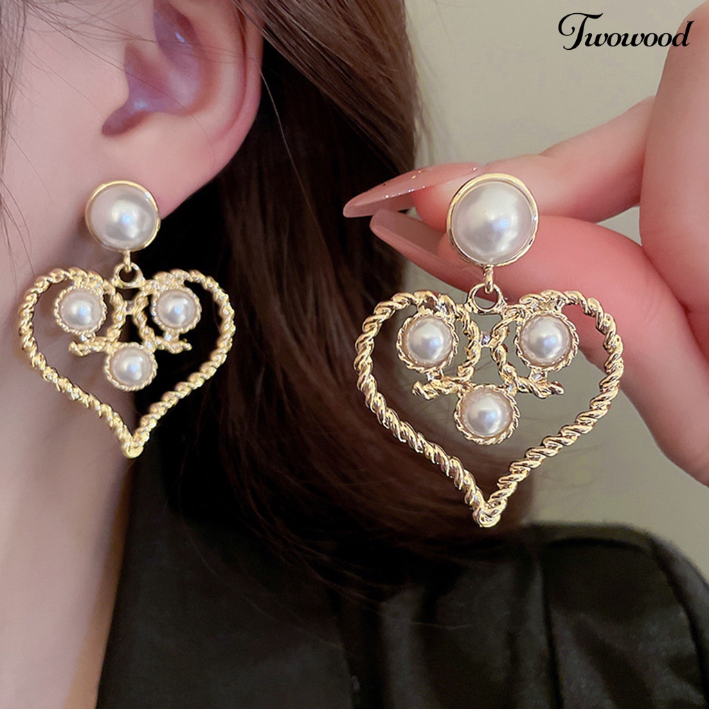 Twowood 1pasang Gaya Istana Berlebihan Twist Frame Wanita Anting Berongga Hati Mutiara Imitasi Menjuntai Earrings Perhiasan Aksesori