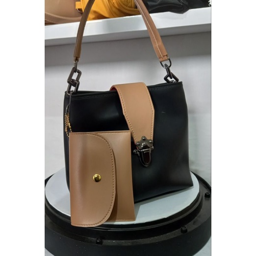 Tas Mellyha free pouch