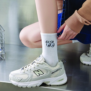 ⭐️𝐈𝐇𝐒 𝟗𝟖𝟖 𝐋𝐚𝐦𝐩𝐮𝐧𝐠⭐️Kaos Kaki Pria Wanita Motif Bola Mata Kaos Kaki Sekolah Kantor Sport Panjang Fashion Korea