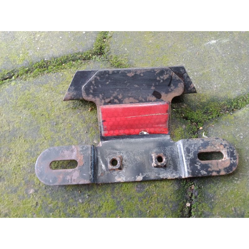 breket bracket dudukan plat nomor belakang  motor Yamaha Vega R  FizR original