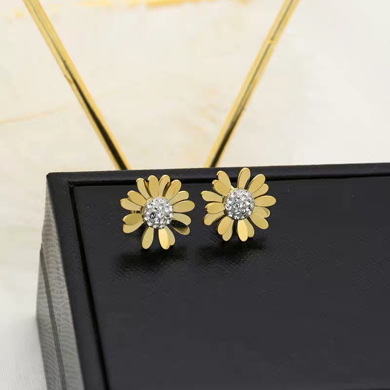 Anting Desain Bunga Matahari Daisy Bahan Stainless Steel Gaya Korea Jepang Untuk Musim Semi Dan Panas