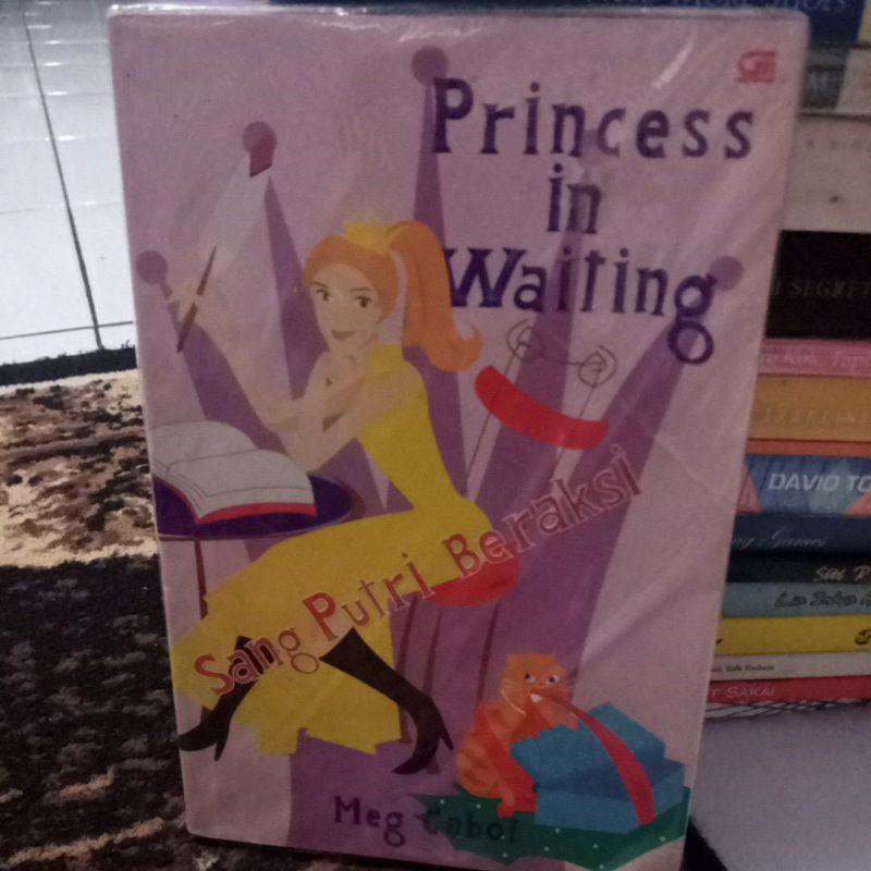 Jual Buku novel princess in waiting sang putri beraksi Meg cabol ...