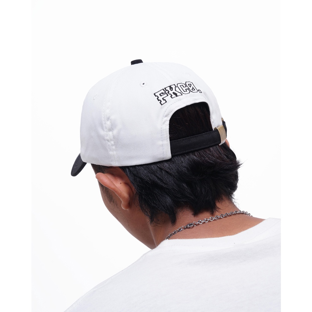 TOPI FRIDAY KILLER | DIPPY CAP WHITE BLACK