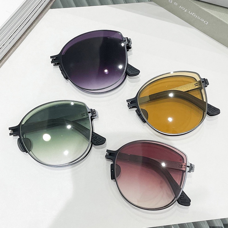 (YUZHU) Kacamata Lipat Bingkai Logam Fashion Korea Baru Warna Gradien Musim Panas Perlindungan Matahari UV Sunglasses