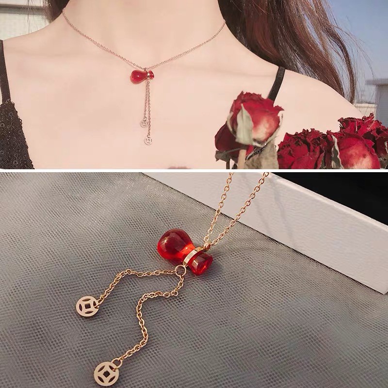 Kalung Rantai Klavikula Pendek Desain Botol Anggur Merah Labu Bahan Titanium Steel Lapis Rose Gold 18K