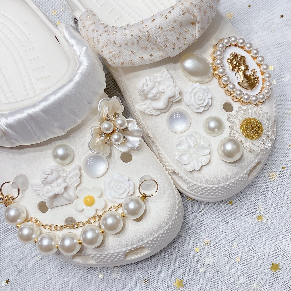 ✨Jepitan sepatu ini tidak akan mengecewakanmu ❤️ Aksesoris sepatu Crocs - jepitan sepatu lubang-lubang. Anggaran kecil, transformasi besar sepatu lubang-lubangmu 🪄 Kenakan jepitan sepatu ini dan rasakan kebahagiaan yang berderak setiap hari ✨