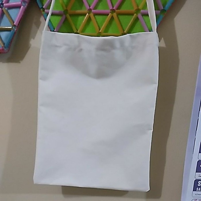 

DISKON SHOPEE/ Paket mewarnai Tas kanvas lukis, Bisa request gambar lain - Polos, 1 Set