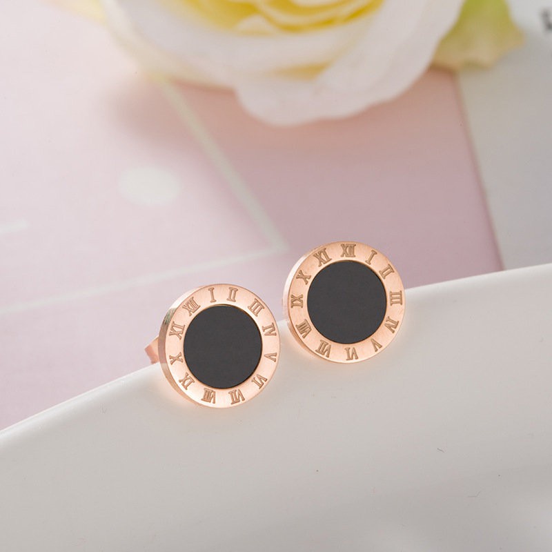 Anting Hypoallergenic Bahan Titanium Steel Desain Angka Romawi Gaya Retro Korea Untuk Pria Dan Wanita