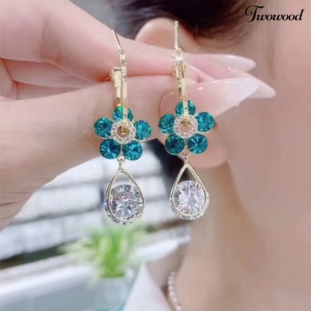 Twowood 1pasang Ladies Earrings Cahaya Mewah Elegan Temperamen Indah Halus Pakaian Sehari-Hari Alloy Faux Kristal Bunga Wanita Earrings Aksesoris Pesta