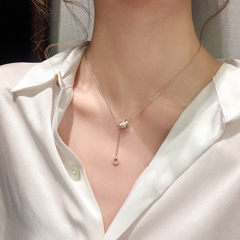 Kalung Rantai Pendek Dengan Liontin Angka Romawi Untuk Wanita | Kalung Rantai Klavikula Bahan Titanium Steel 18k Warna Rose Gold | Kalung Bahan Stainless Steel