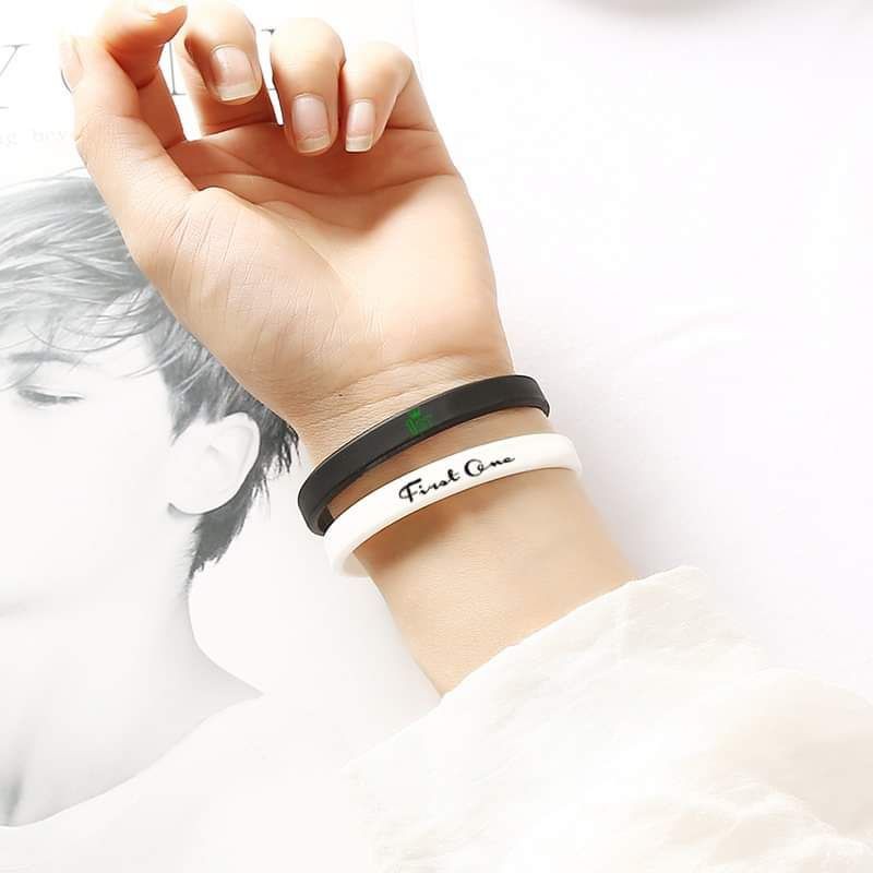 FIRST ONE GELANG TANGAN PRIA keren white black s