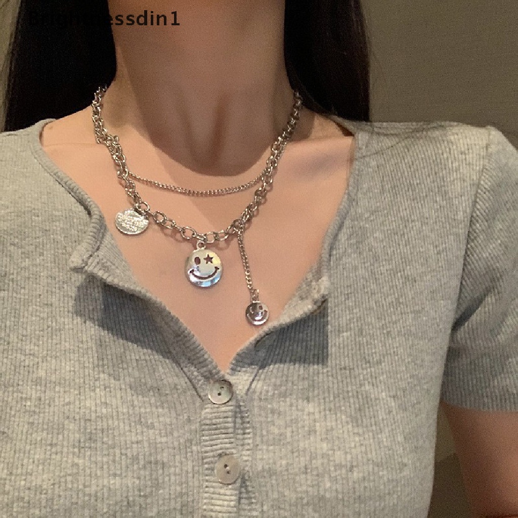 [Brightnessdin1] Smiley Face Pendant Necklace Silver Layered Necklace Alloy Chain Retro Gaya Hip Hop Punk Wajah Senyum Rantai Huruf Multilayer Kalung Panjang Klavikula Rantai Butik
