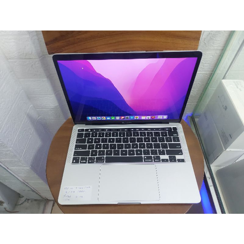 macbook pro m1 2020 8gb 512gb cc 150 x ibox like new