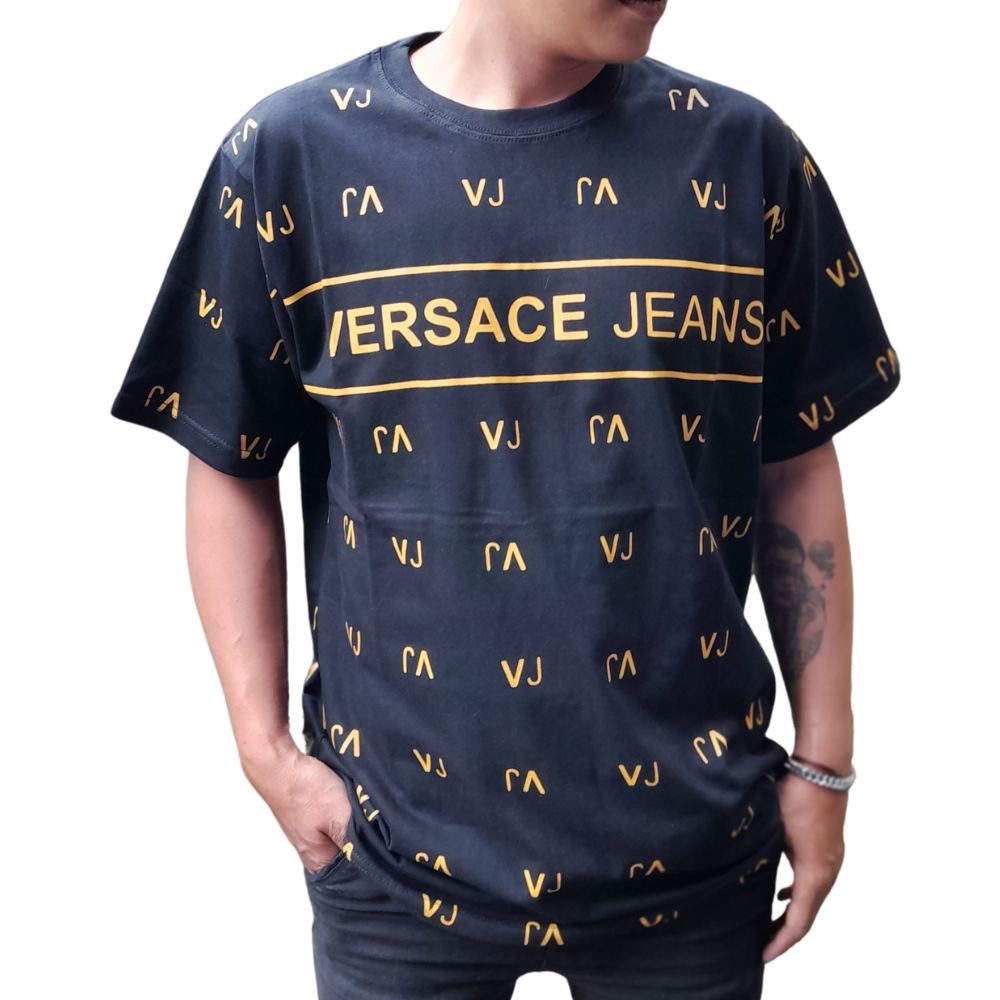 KAOS DISTRO PREMIUM VERSACE JEANS FULL PRINT SABLON PRIA WANITA REAL COTTON COMBED 24s TSHIRT ATASAN