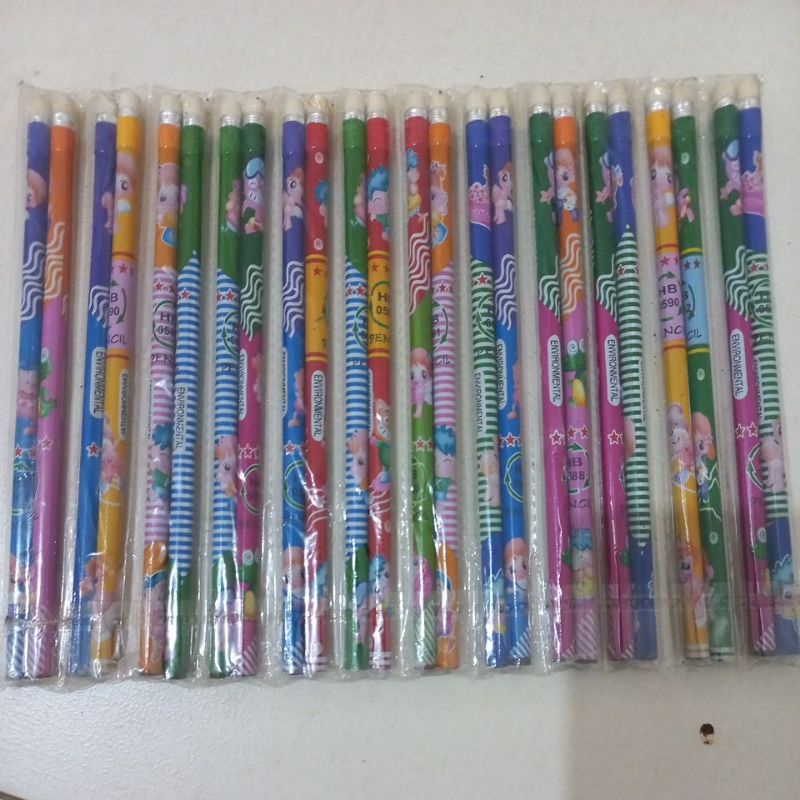 

pensil karakter lucu