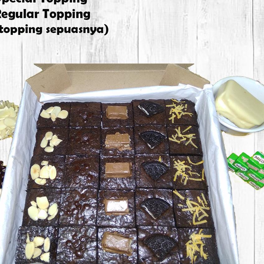 

➭ Fudgy Brownies Panggang Sekat ( free request notes ) / Size 20x20 cm / 25 Slices ℗