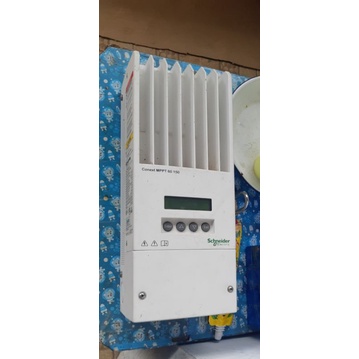 mppt schneider 60 150