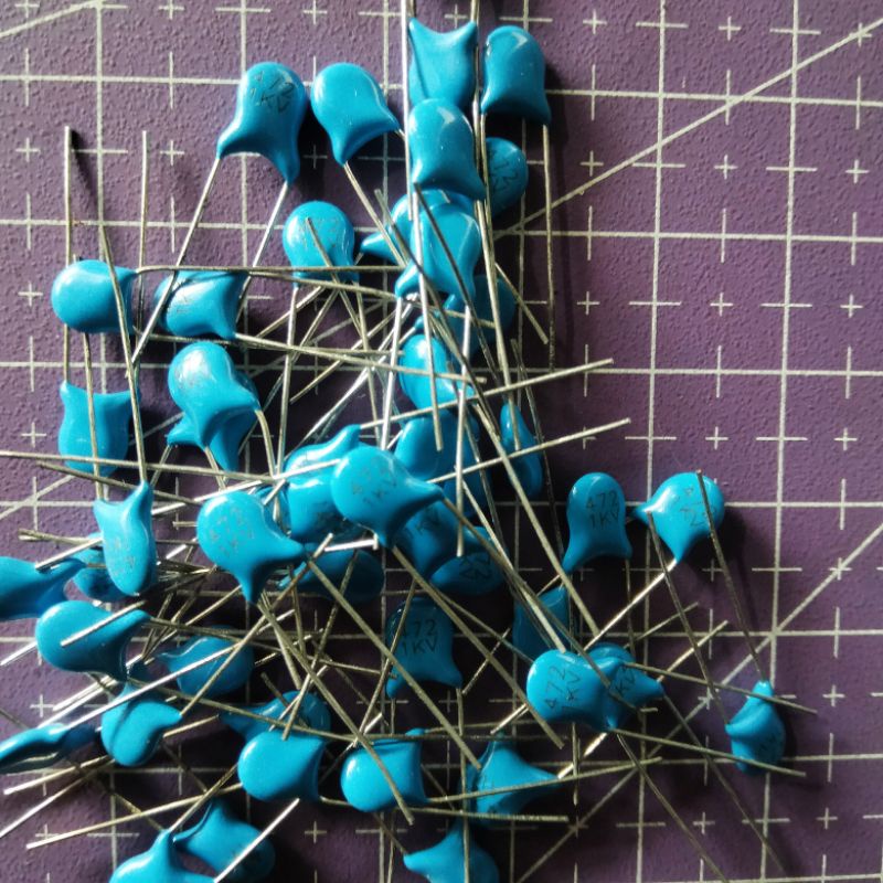 CAPASITOR 472 1KV