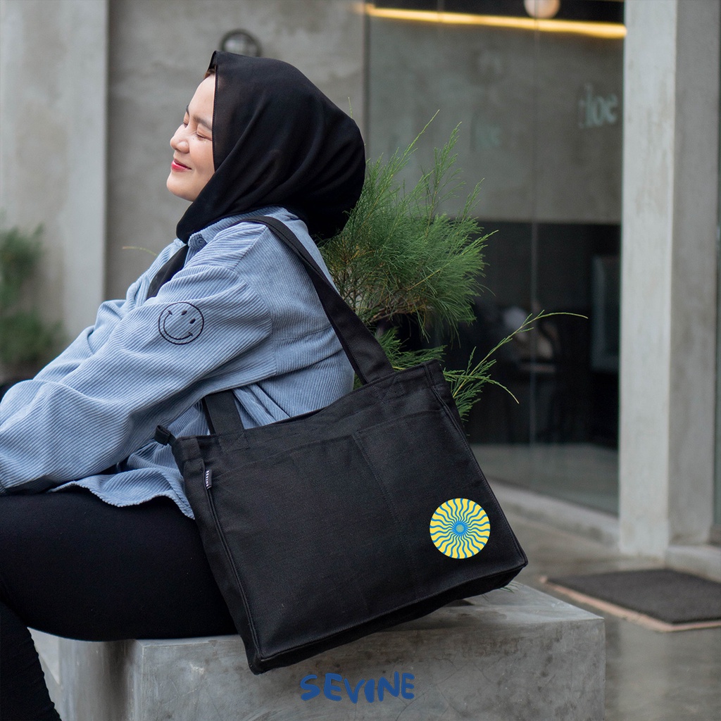 Sevine Totebag Kanvas Rebecca Tas Wanita Tote Bag Kuliah Sekolah Sekat Resleting Hitam Elegan Aesthetic - WB